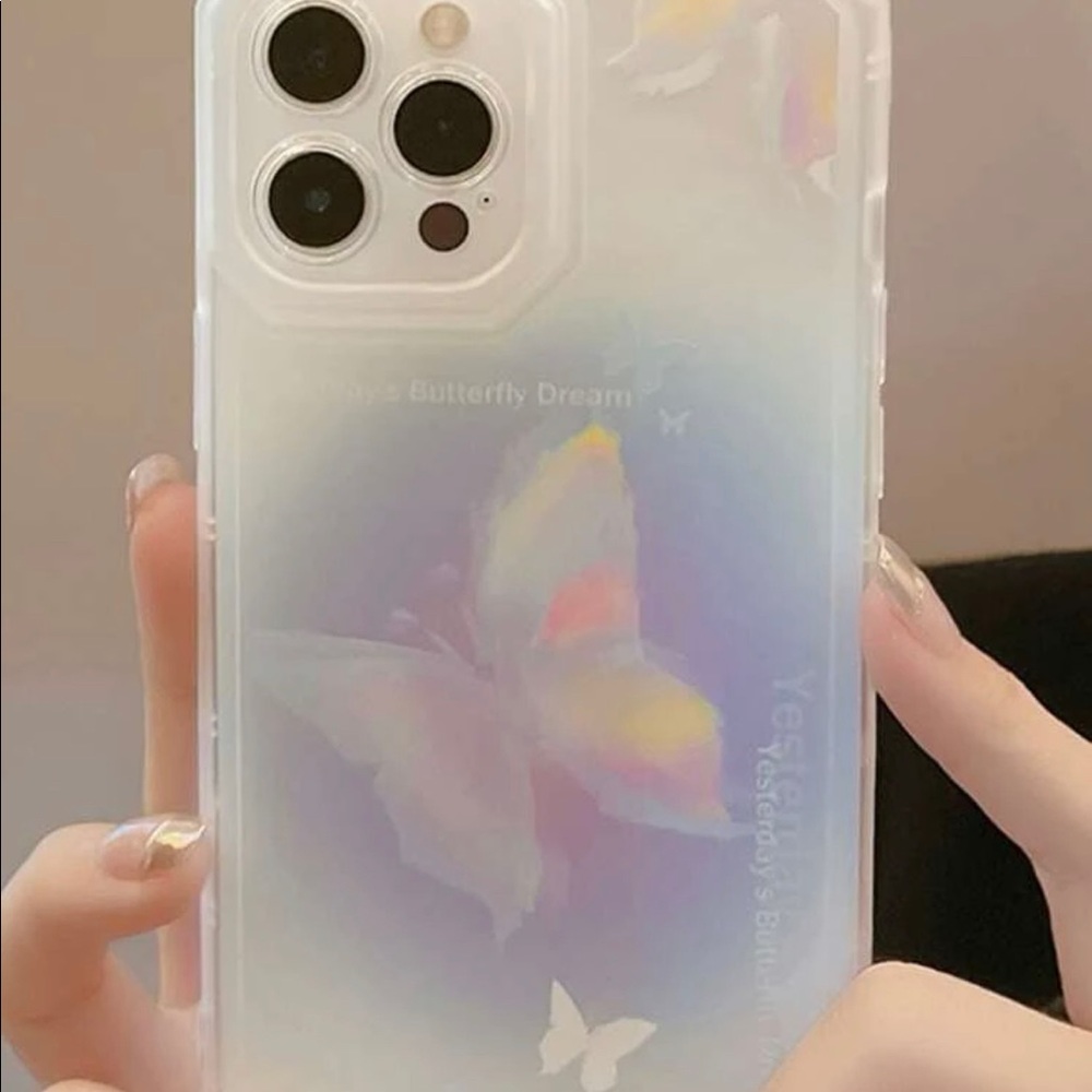 Lovely Buttery design flexible iPhone12 case. A must have for Butterfly lovers🦋